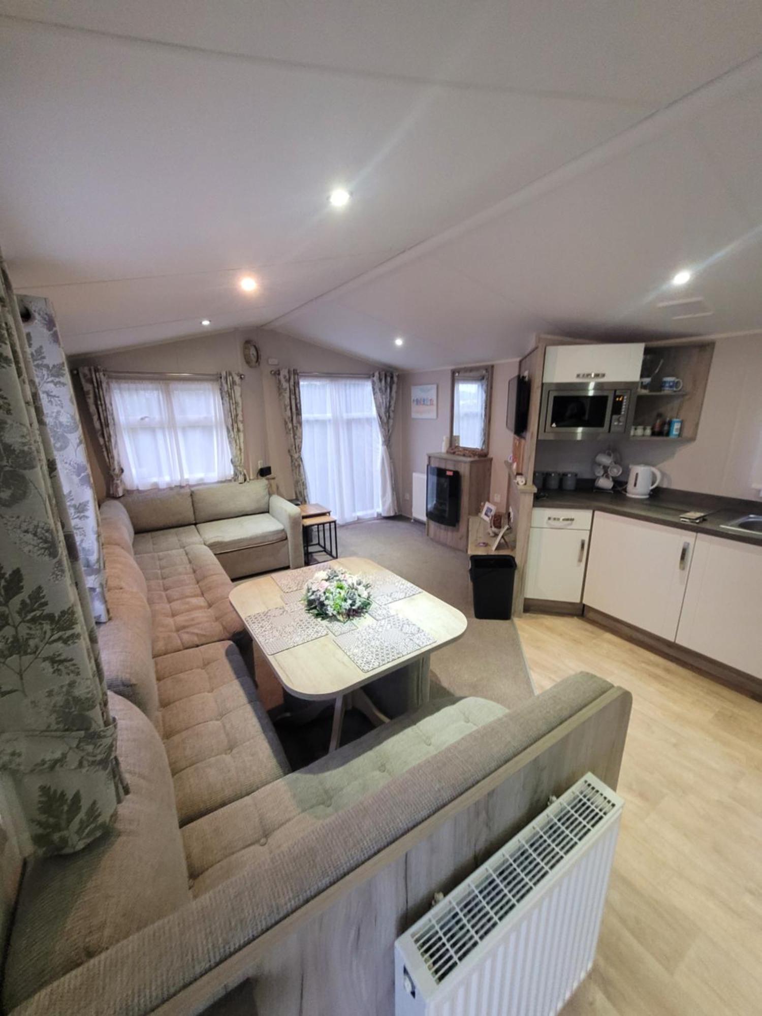 A22 Unity Beach Holiday Resort Unity Brean Sleeps 8 People 3 Bedrooms 1 Pet Stays Free Berrow ภายนอก รูปภาพ